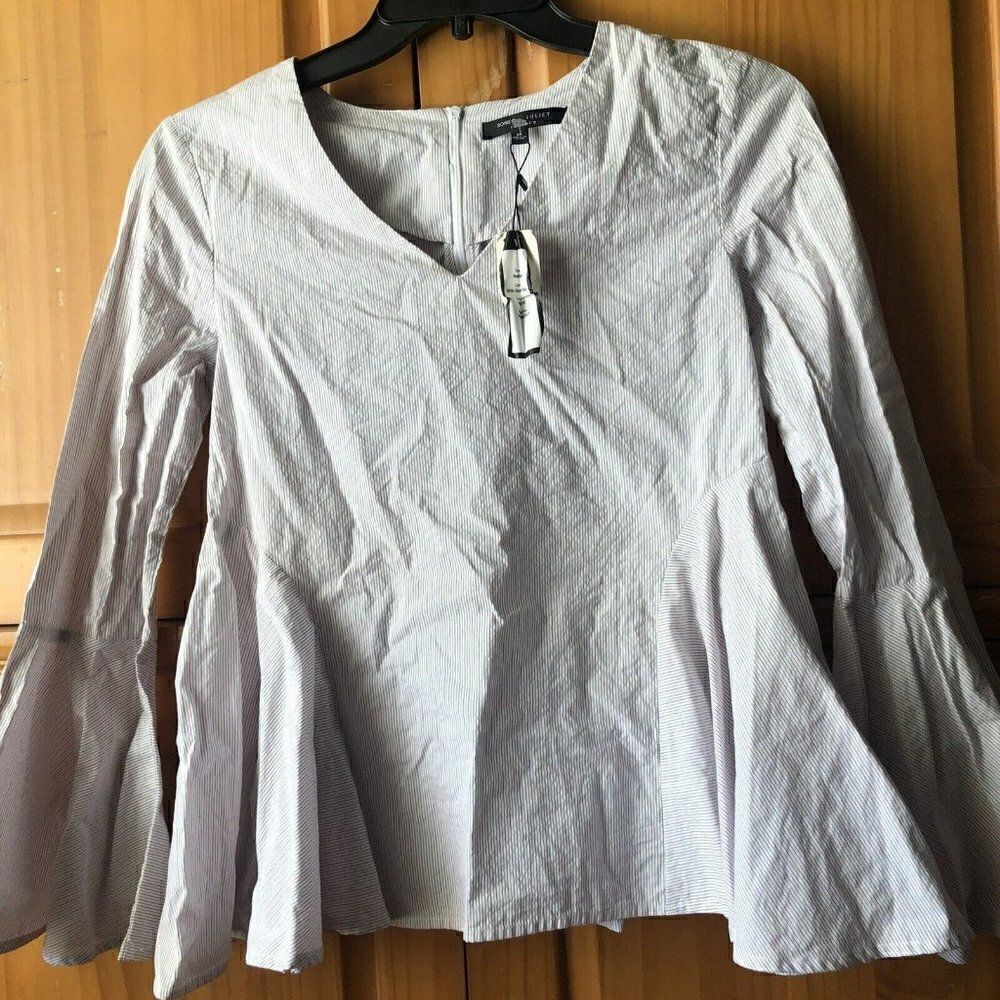 Romeo & Juliet Couture Medium Deep V Neck Blouse Bell Sleeves Multicolor NWT NEW